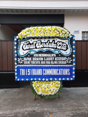 Papan Bunga Duka di Naram